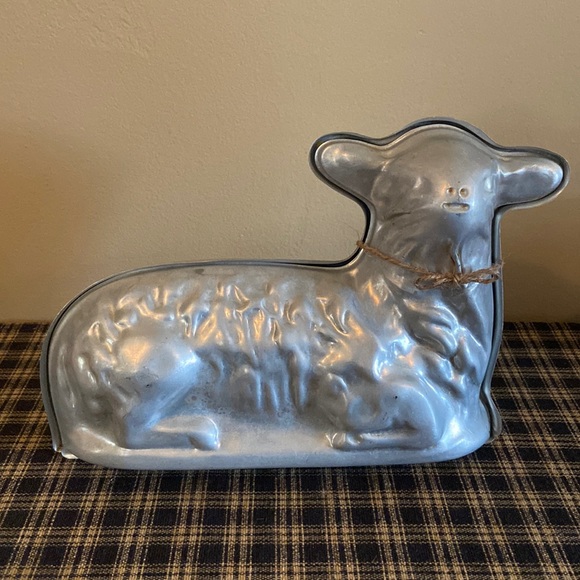 Wilton Kitchen Vintage Lamb Cake Pan Poshmark
